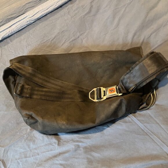 Chrome Industries Messenger Bag - Black - Picture 2 of 4